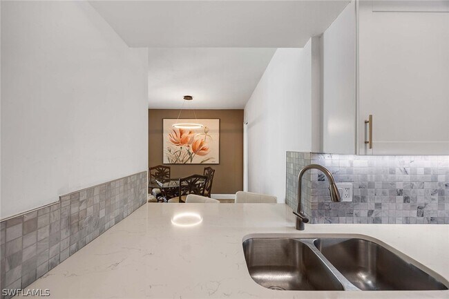 Building Photo - 3625 Boca Ciega Dr