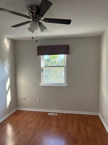 Building Photo - 1017 Beechwood Pl