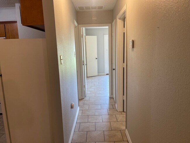 Building Photo - Jackson Street Duplex's