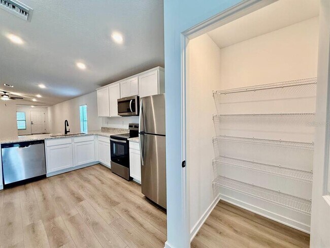 Building Photo - 5745 Helmsman Ct