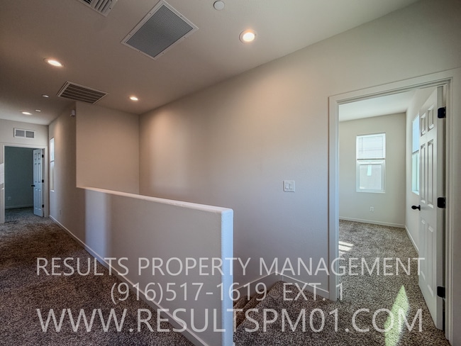 Building Photo - Stunning 4 Bedroom Home in Winding Meadow Village