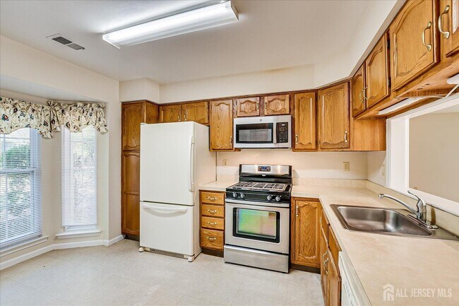 Building Photo - 1801 Timber Oaks Rd