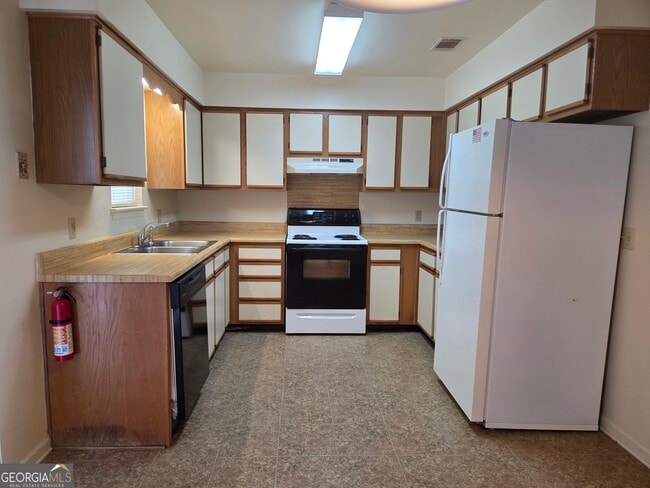 Building Photo - 300 Randolph Dr