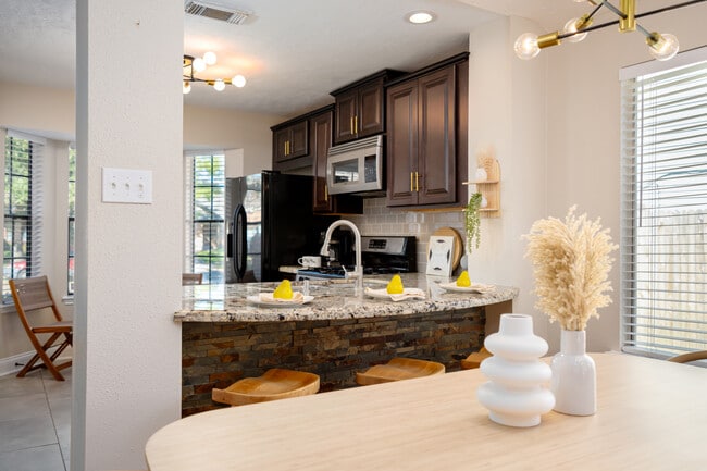 Building Photo - 20231 Linden Tree Dr