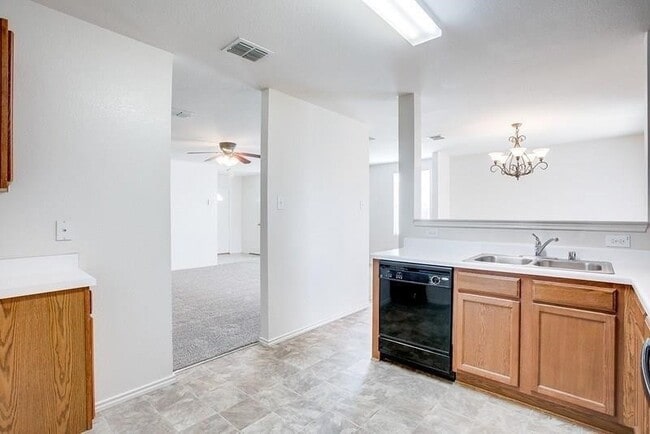 Building Photo - 10540 Flagstaff Run