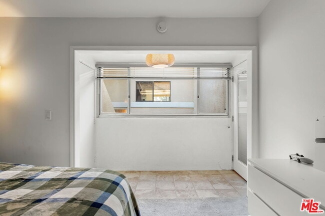 Building Photo - 4637 Park Dr