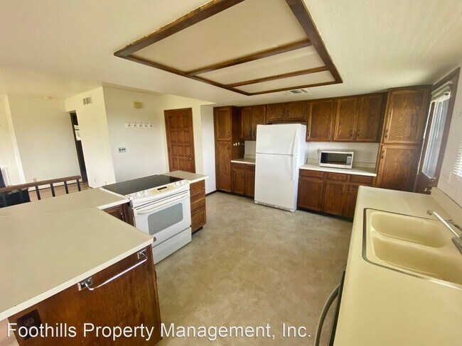 Building Photo - 2 br, 2 bath House - 545 Norbie Road