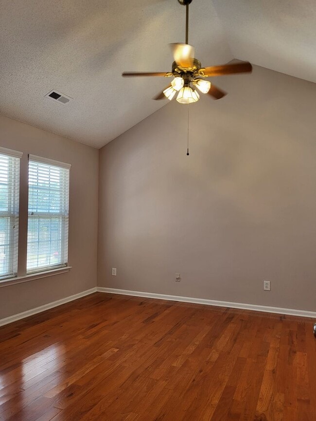 Building Photo - 4 bedroom  home in Charlotte
