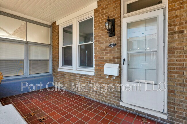 Building Photo - 438 Cornwall St