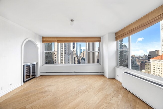 Building Photo - 117 E 57th St