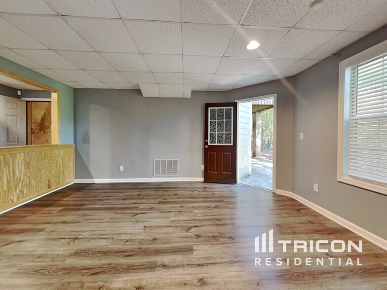 Building Photo - 1770 River Bluff Rd