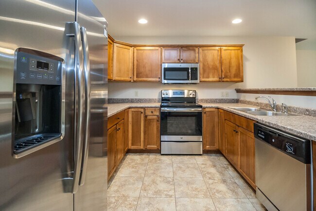 Kitchen - 430 Honor Dr