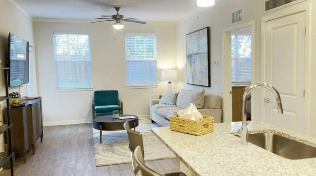 MONARA 2 BR | 2 BA Living room