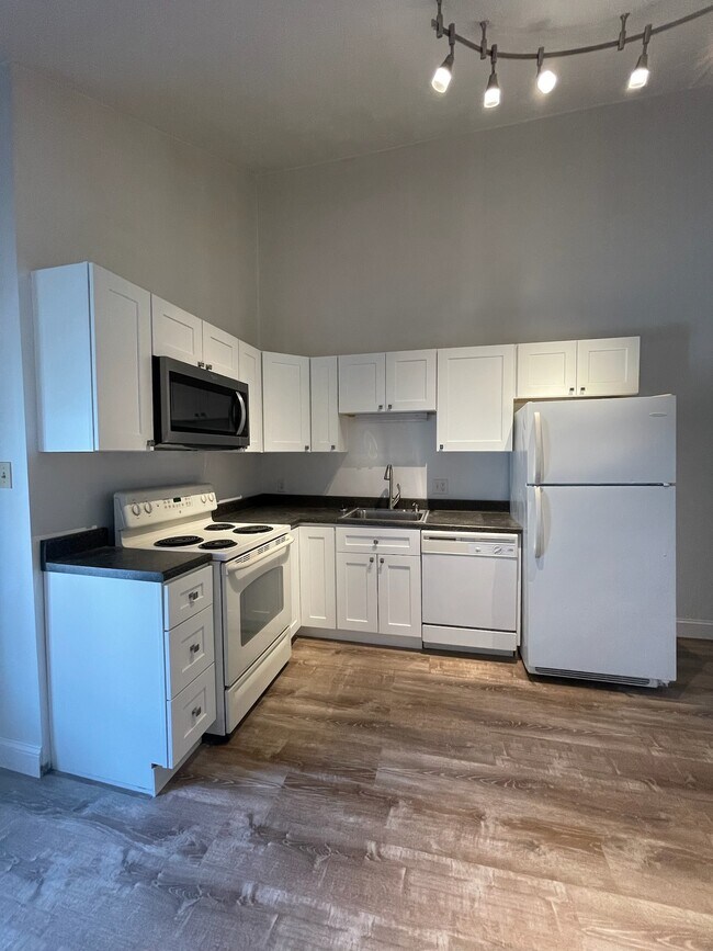 Building Photo - 2021 Larkins Way