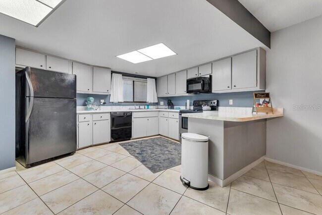 Building Photo - 1060 Lotus Pkwy