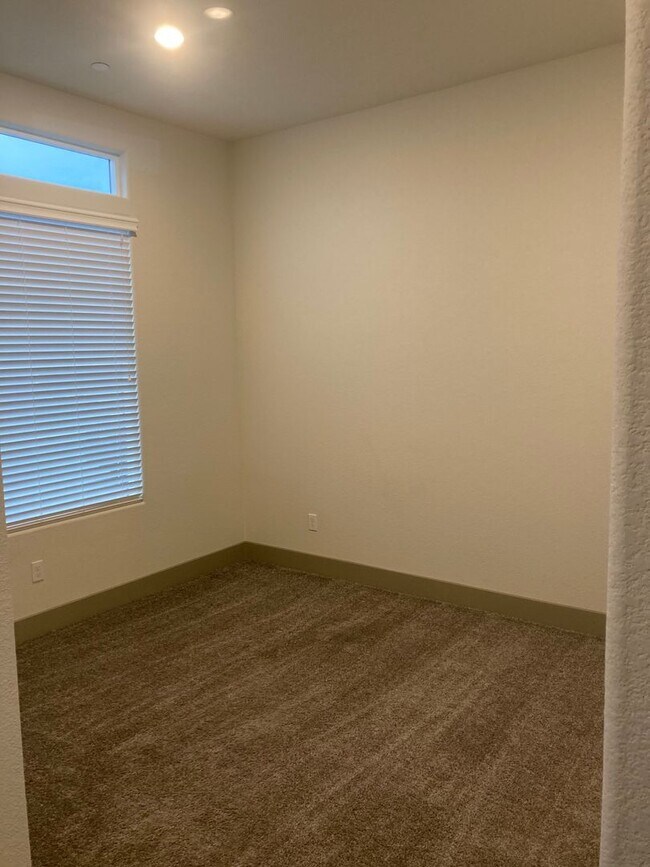 Building Photo - Moraga Single Level Beauty