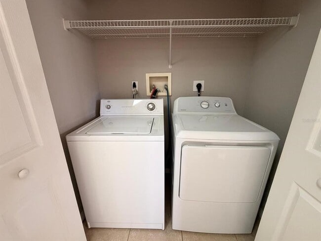 Building Photo - 911 N Orange Ave