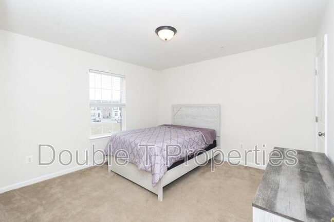 Building Photo - 1841 Graymount Way