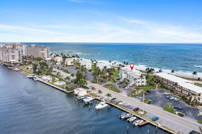 Building Photo - 1041 Hillsboro Mile