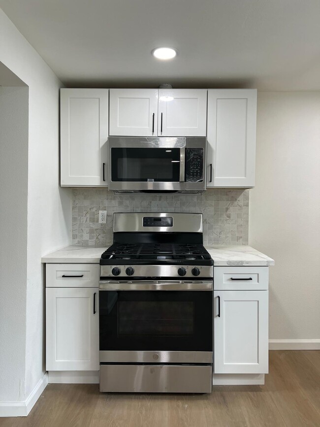 Stainless steel appliances - 212 Wall St