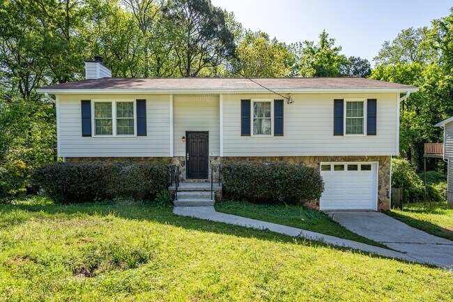 Building Photo - Stunningly renovated 4 bedroom 3 bathroom ...