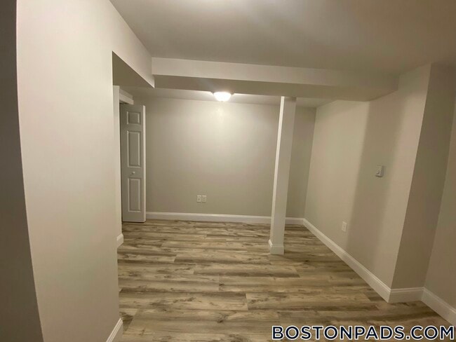 Building Photo - 17 Verrill St