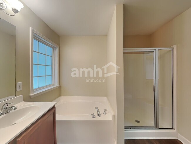 Building Photo - 163 Bluestone Dr