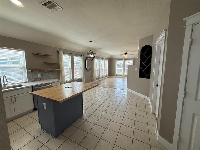 Building Photo - 9813 Hedge Bell Dr