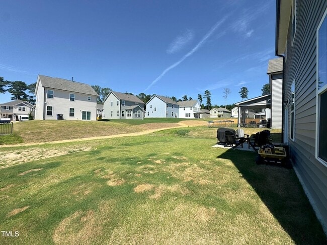 Building Photo - 47 Flowing River Rd