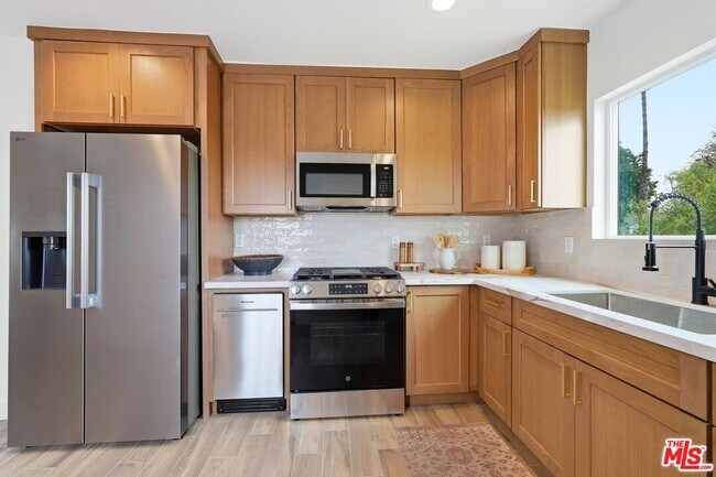 Building Photo - 5452 Harcross Dr