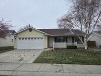 Building Photo - Freshly Updated 3 Bed | 2 Bath Home with Sunroom & Fenced Yard – Twin Falls