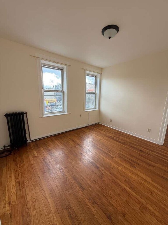 Building Photo - 328 62nd St