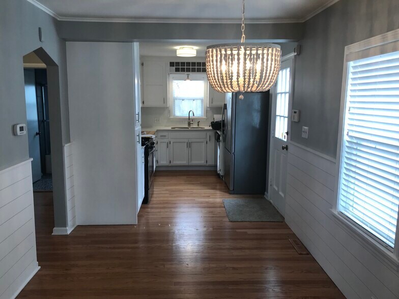 Building Photo - 5214 Cedar St