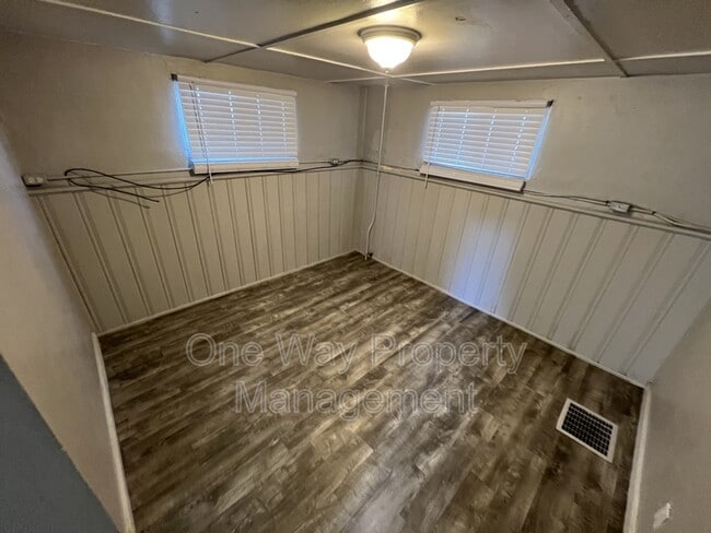 Building Photo - 1112 7th St