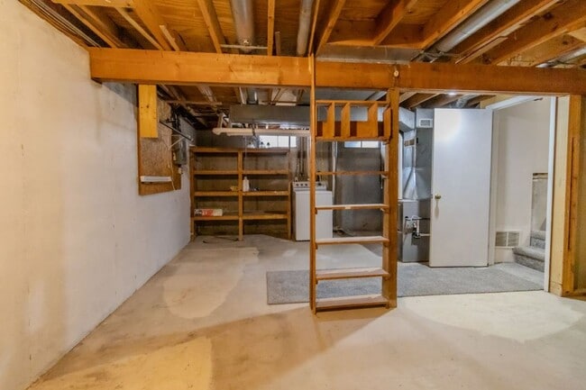 Building Photo - Bright & Updated 4-Bedroom Home Close to Everything