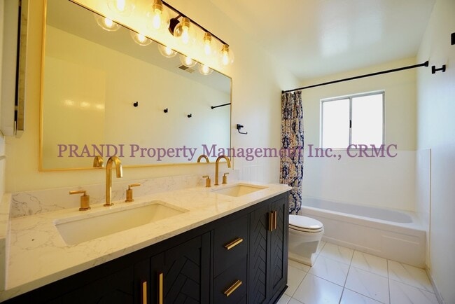 Building Photo - Spacious San Marin Home with Pool!
