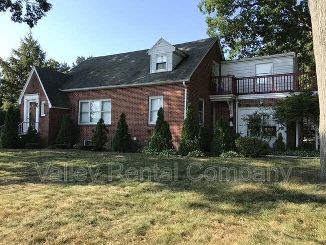 Building Photo - 72 Lyman St