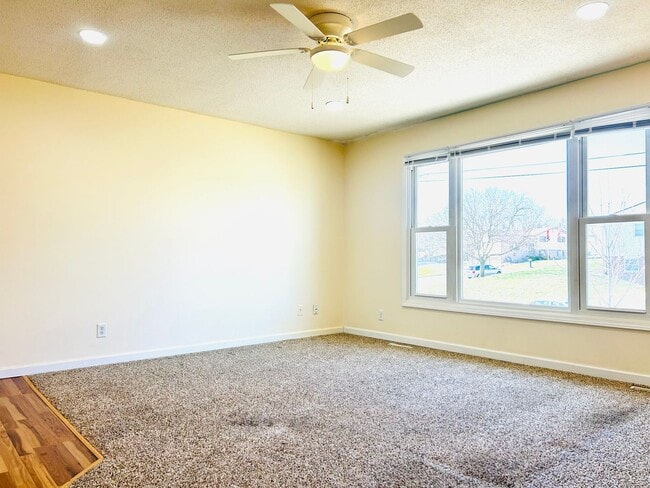 Building Photo - MOVE IN SPECIAL - 1/2 Off Move in Rent