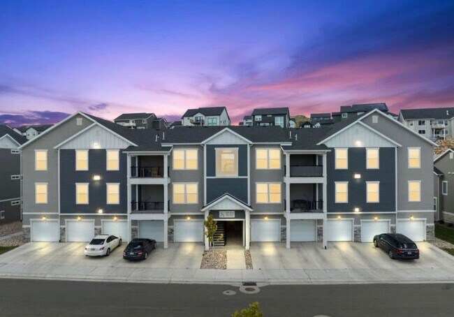 Building Photo - ? For Rent: Beautiful 3-Bedroom, 2-Bathroo...