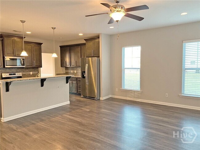 Building Photo - 83 Crystal Lake Dr