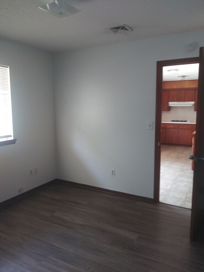 Building Photo - 4720 Spiva Dr