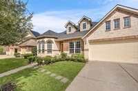Building Photo - 25819 Oakwood Knoll Dr