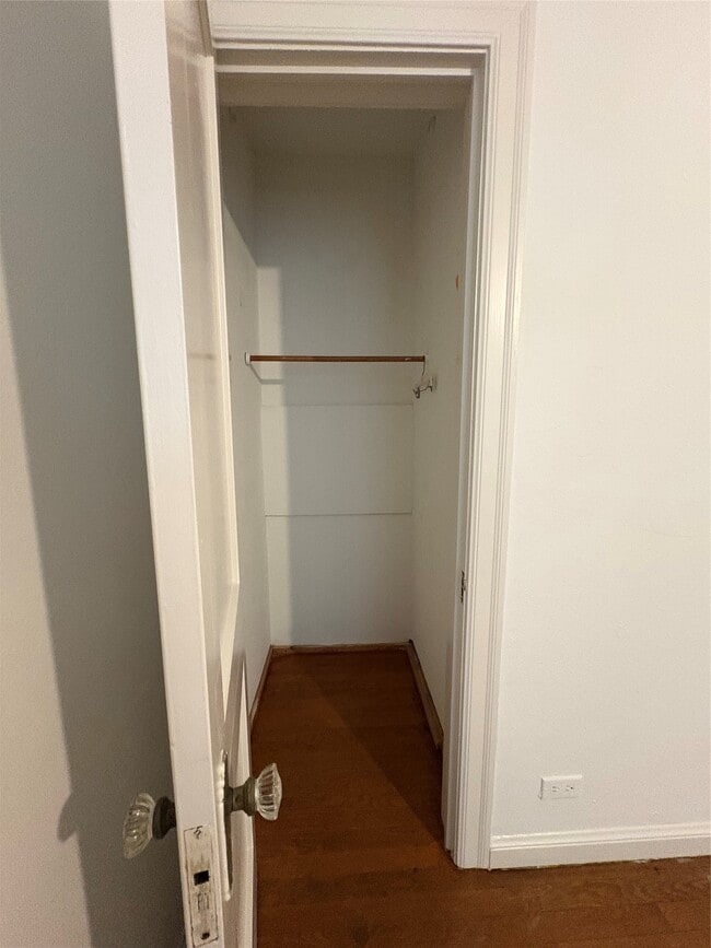 Building Photo - 2011 33rd St