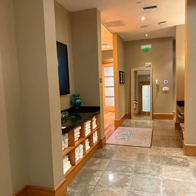 Building Photo - 3800 N Ocean Dr