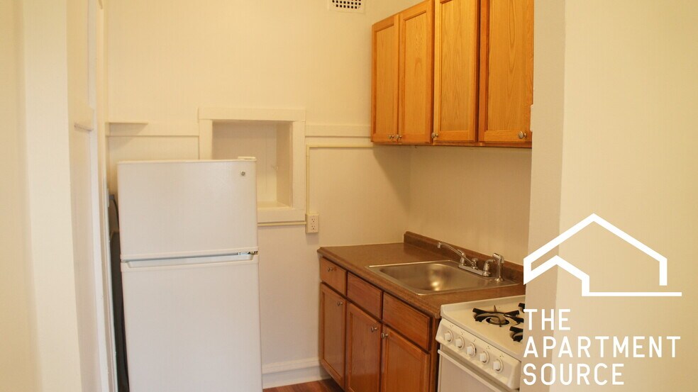 Building Photo - 2539 N Sawyer Ave