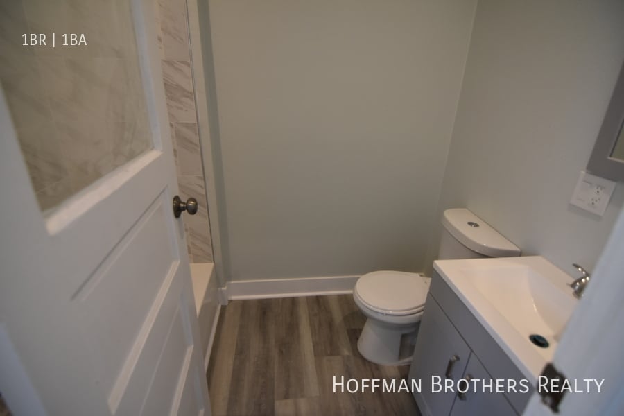 Building Photo - 1334 S Catalina St