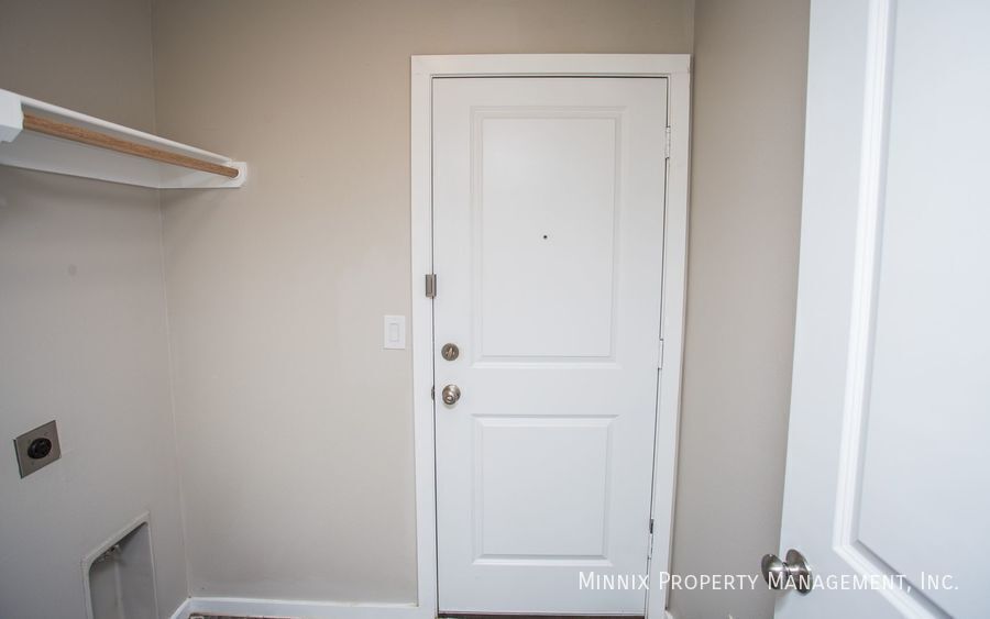 Building Photo - 921 Tulane St