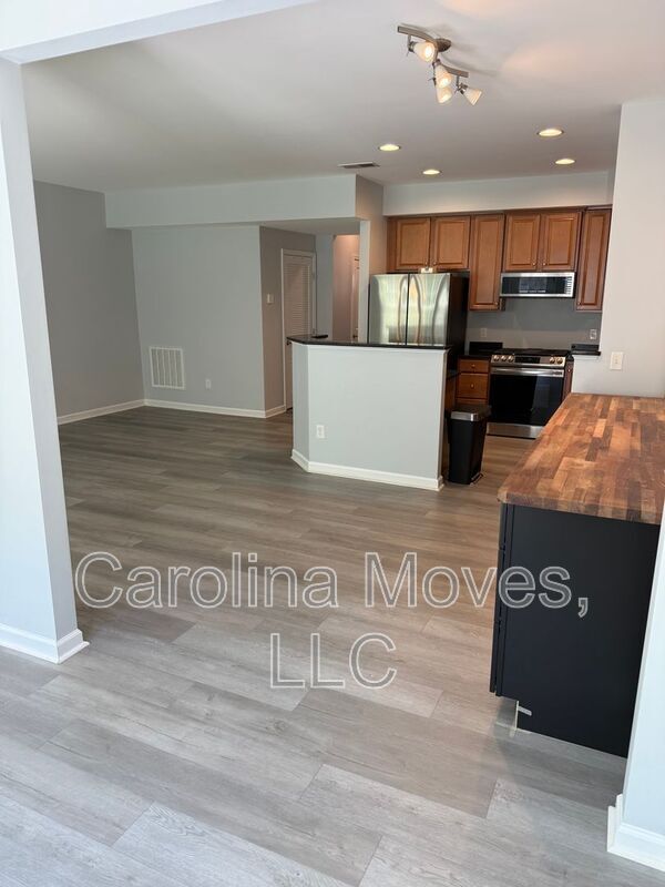 Building Photo - 479 Woodbark Ct