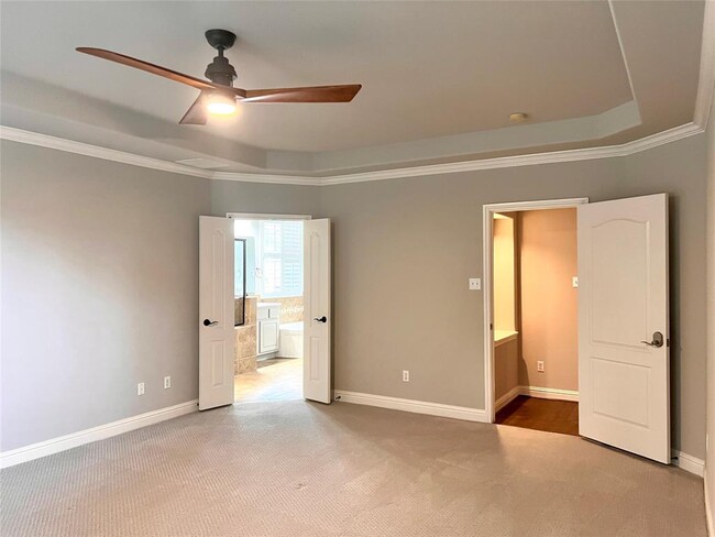 Building Photo - 13000 Bloomfield Hills Ln