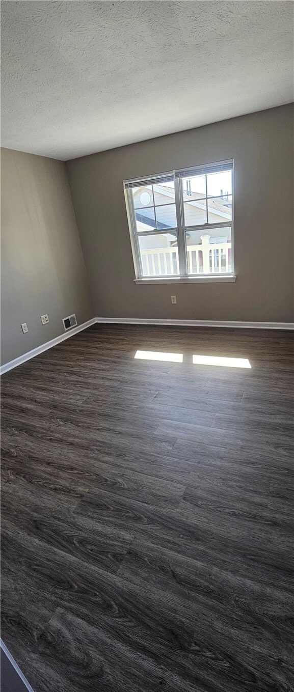 Building Photo - 1609 Hill Park Ct